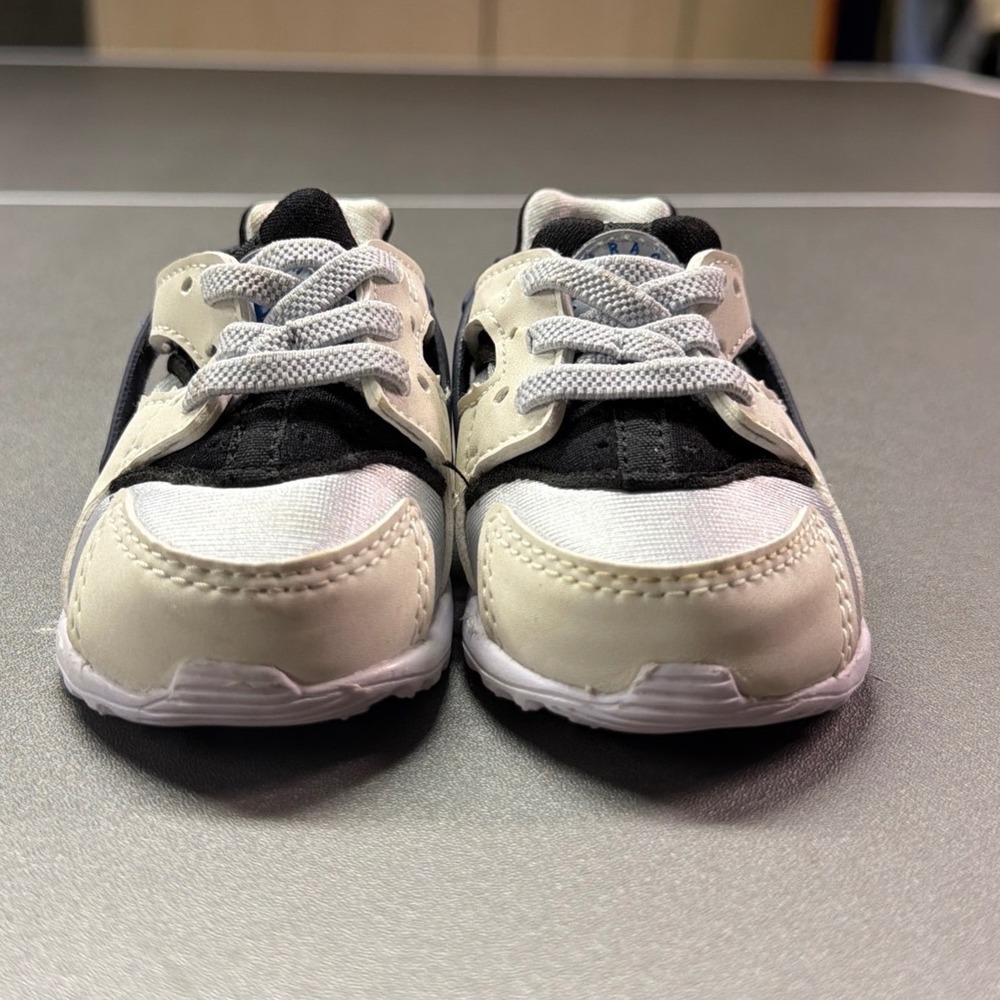 Nike Huarache Run Infant Toddler Shoes Size 3C White Black Gray Sneakers Baby - Picture 2 of 8